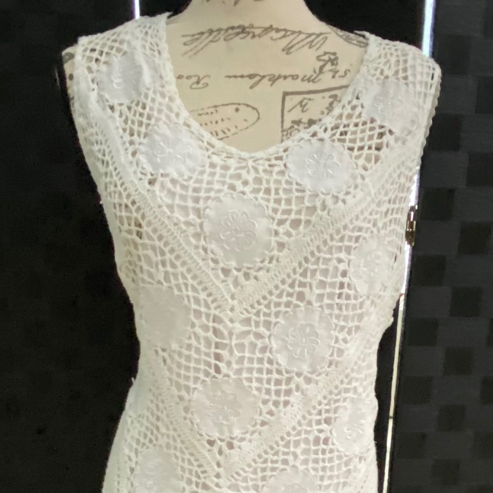 Vintage JM Pink, white sleeveless top. Size L